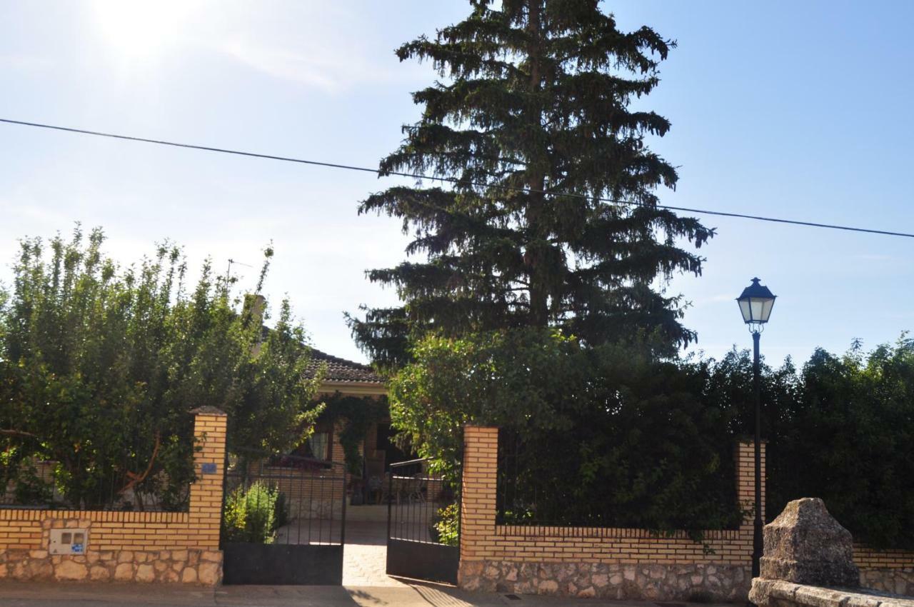 Вилла El Jardin De Manuela Сантибаньес-дель-Валь Экстерьер фото